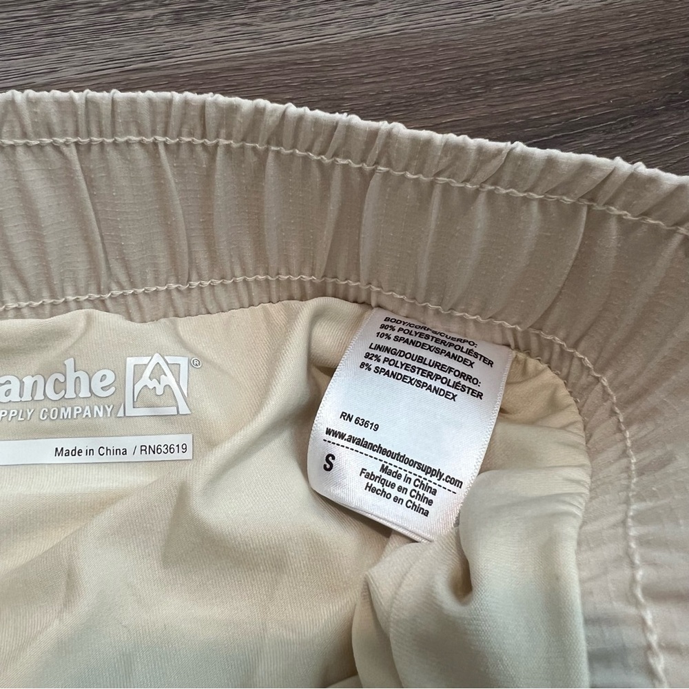 Avalanche Athletic Cream Skirt with Pockets Size Small - Picture 6 of 6